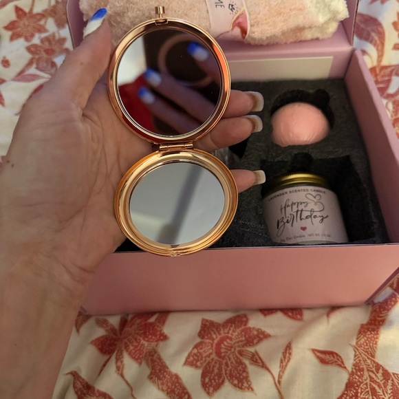 Pink and Gold Marble birthday Gift Box - Picture 10 of 11